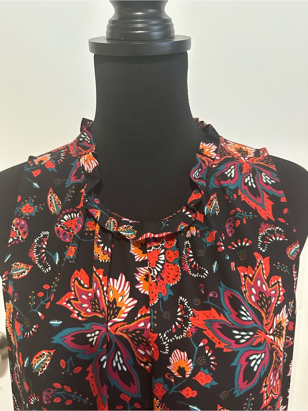 LOFT Bloom Peplum Shell Floral Sleeveless Ruffle Mock Neck Blouse Approx. Size M - Picture 5 of 14